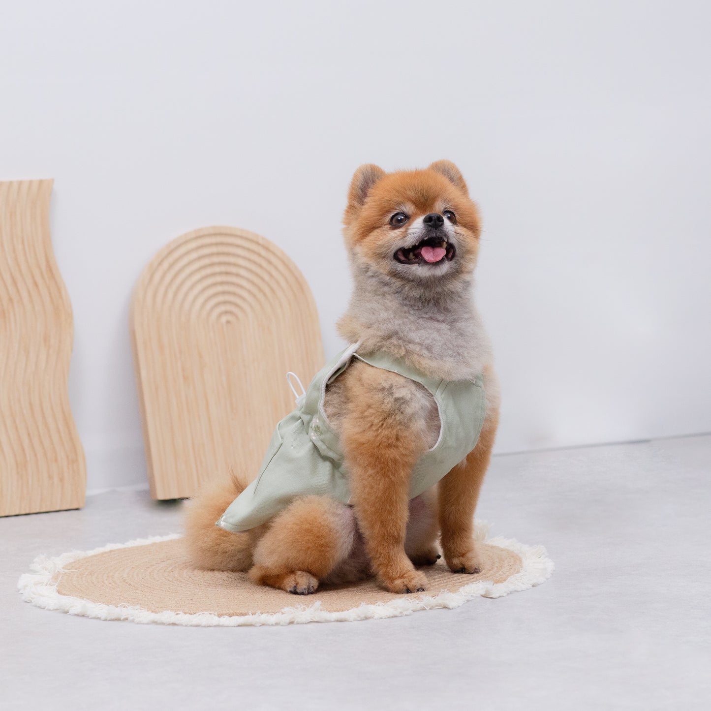 花柄刺繍エプロンワンピース