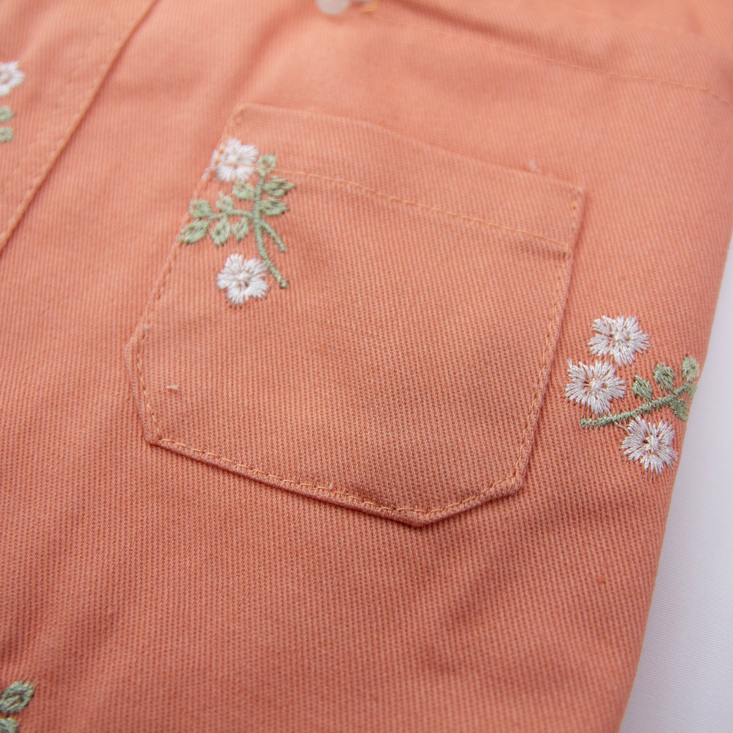 花柄刺繍エプロンワンピース